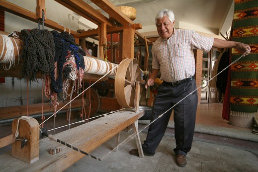 [spinning wool]